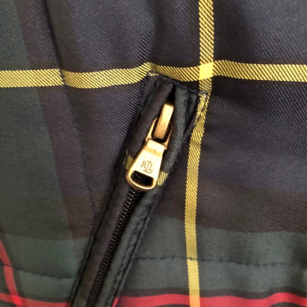 Vest - Picture 5 of 5